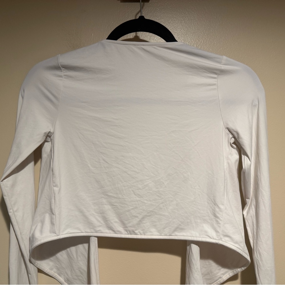 ALO Yoga White Escalate Wrap Top - Picture 15 of 15